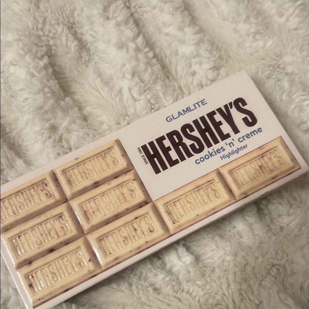 Hershey's Cookies 'n' Creme Highlighter - Cream